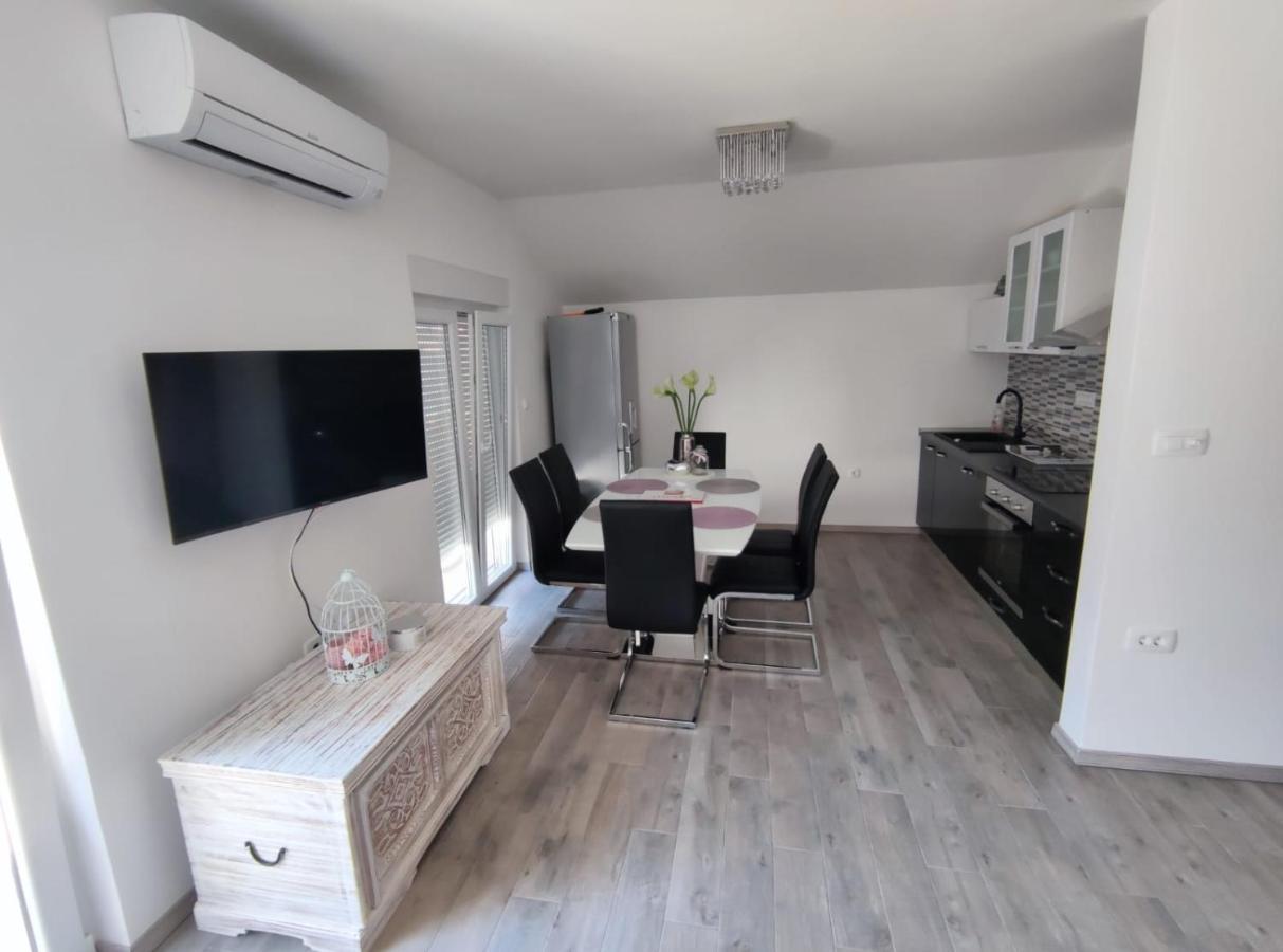 Apartmani Vuckovic Vodice Kültér fotó