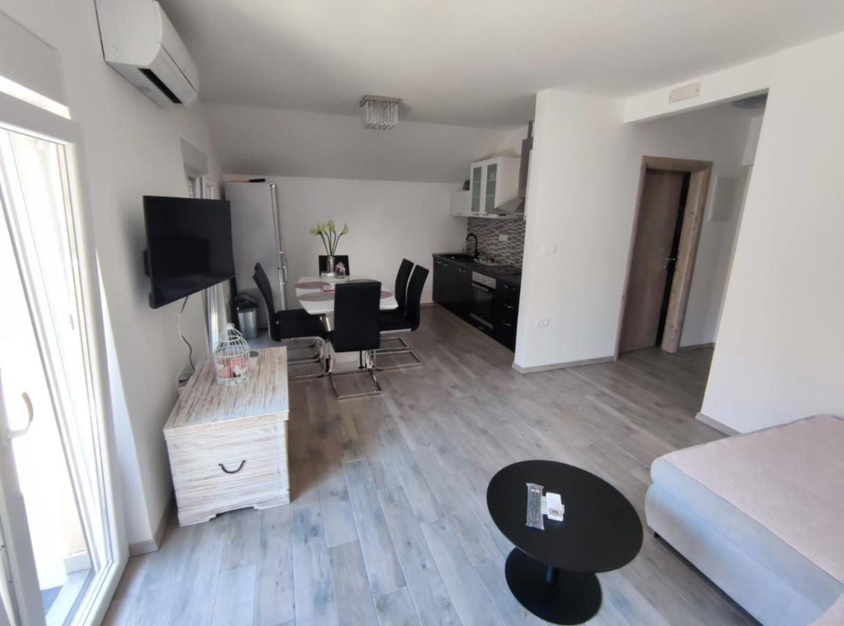 Apartmani Vuckovic Vodice Kültér fotó